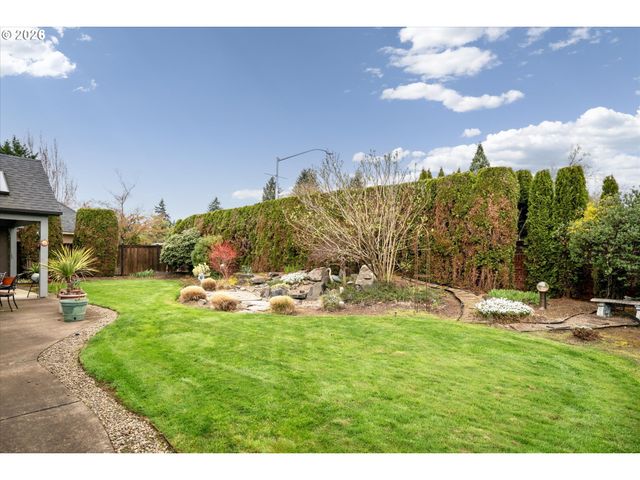 1424 WIMBLEDON Pl, Springfield, OR 97477