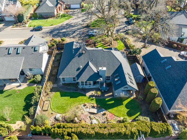 1424 WIMBLEDON Pl, Springfield, OR 97477