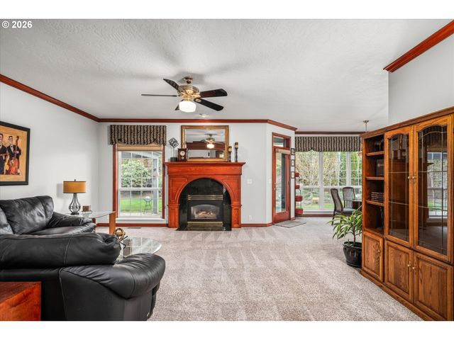 1424 WIMBLEDON Pl, Springfield, OR 97477