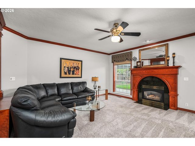 1424 WIMBLEDON Pl, Springfield, OR 97477