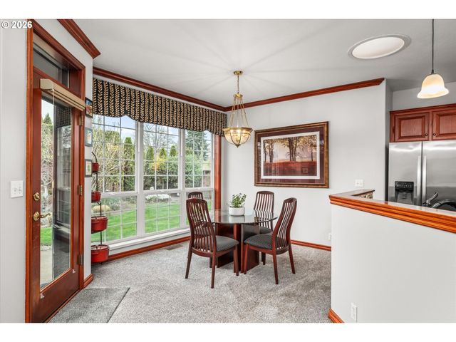 1424 WIMBLEDON Pl, Springfield, OR 97477