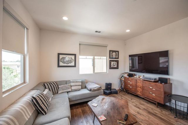 1164 Via Lucero, Oceanside, CA 92056