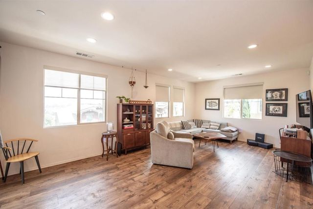 1164 Via Lucero, Oceanside, CA 92056