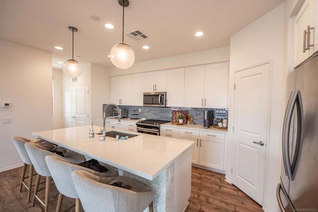 1164 Via Lucero, Oceanside, CA 92056