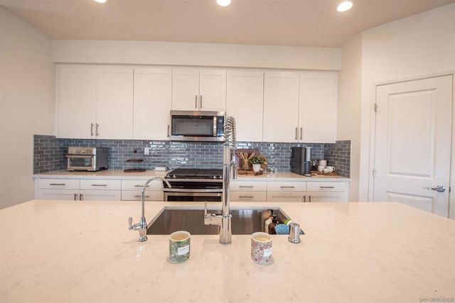 1164 Via Lucero, Oceanside, CA 92056