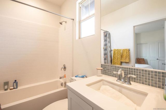 1164 Via Lucero, Oceanside, CA 92056