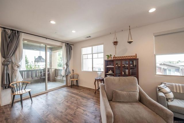 1164 Via Lucero, Oceanside, CA 92056