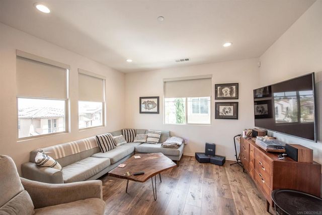 1164 Via Lucero, Oceanside, CA 92056