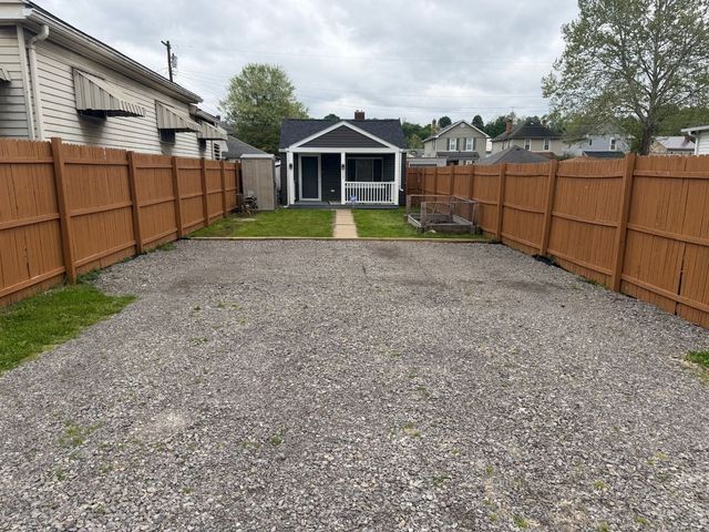 117 Pearl Ave, Harmar, PA 15024