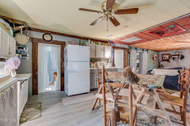 105 Samps Hollow Road, Elizabethton, TN 37643