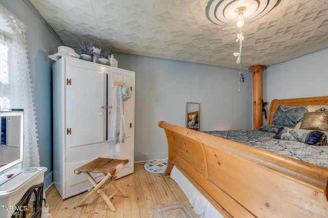 105 Samps Hollow Road, Elizabethton, TN 37643