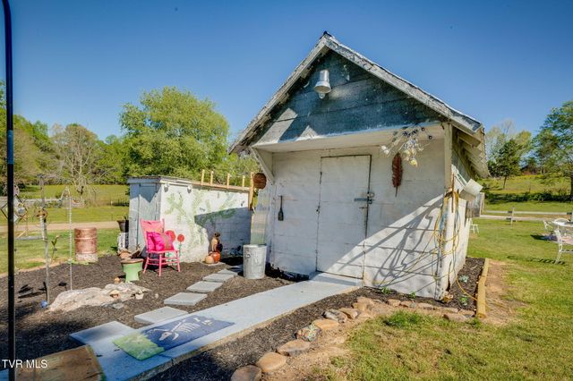 105 Samps Hollow Road, Elizabethton, TN 37643