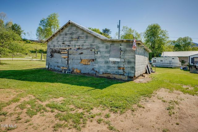 105 Samps Hollow Road, Elizabethton, TN 37643