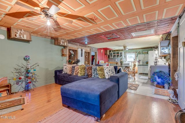 105 Samps Hollow Road, Elizabethton, TN 37643