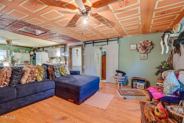 105 Samps Hollow Road, Elizabethton, TN 37643