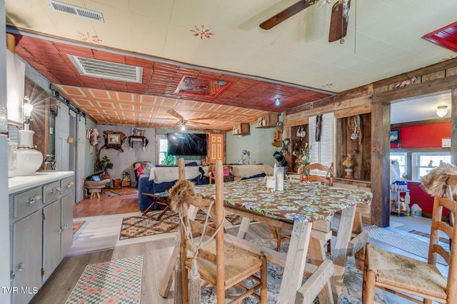 105 Samps Hollow Road, Elizabethton, TN 37643