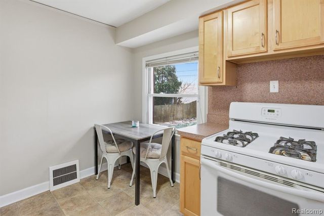 13683 Callender Street, Southgate, MI 48195