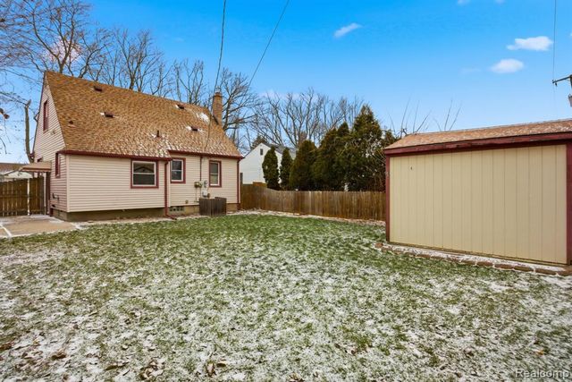 13683 Callender Street, Southgate, MI 48195