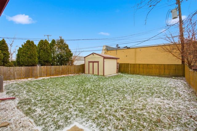 13683 Callender Street, Southgate, MI 48195