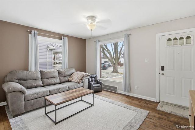 13683 Callender Street, Southgate, MI 48195