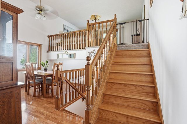 7230 38th Street N, Oakdale, MN 55128