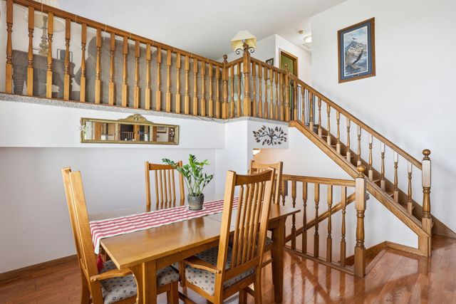 7230 38th Street N, Oakdale, MN 55128