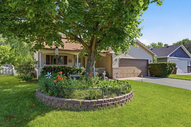 7230 38th Street N, Oakdale, MN 55128