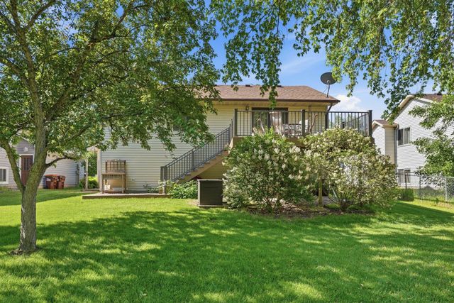 7230 38th Street N, Oakdale, MN 55128
