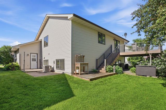 7230 38th Street N, Oakdale, MN 55128