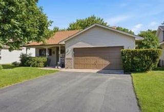 7230 38th Street N, Oakdale, MN 55128
