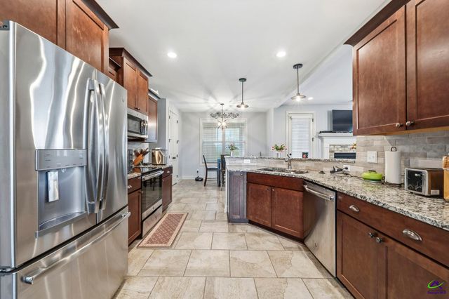 103 Charlotte Drive, Bonaire, GA 31005