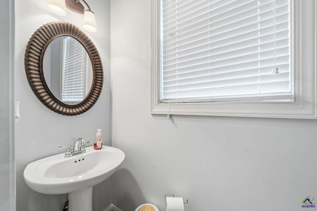 103 Charlotte Drive, Bonaire, GA 31005