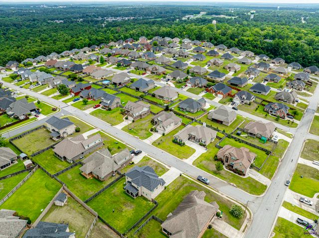 103 Charlotte Drive, Bonaire, GA 31005