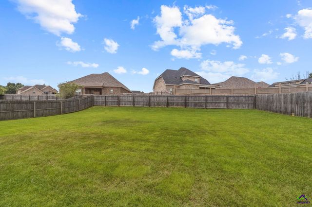 103 Charlotte Drive, Bonaire, GA 31005