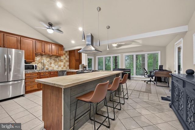 4413 MURVEN PARK LN, Fredericksburg, VA 22408