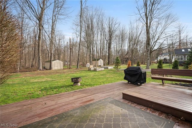 8678 Apple Hill Road, Chagrin Falls, OH 44023