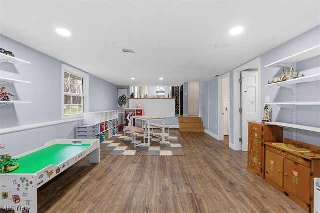 8678 Apple Hill Road, Chagrin Falls, OH 44023