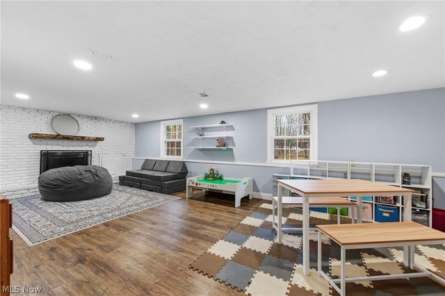 8678 Apple Hill Road, Chagrin Falls, OH 44023