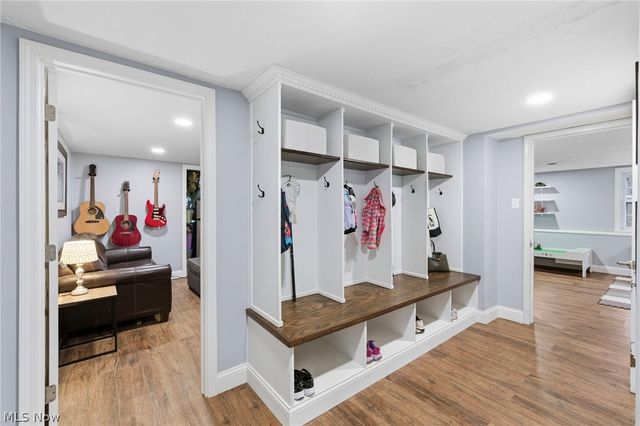 8678 Apple Hill Road, Chagrin Falls, OH 44023