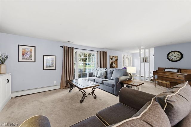 8678 Apple Hill Road, Chagrin Falls, OH 44023