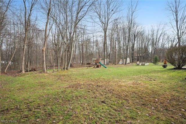 8678 Apple Hill Road, Chagrin Falls, OH 44023