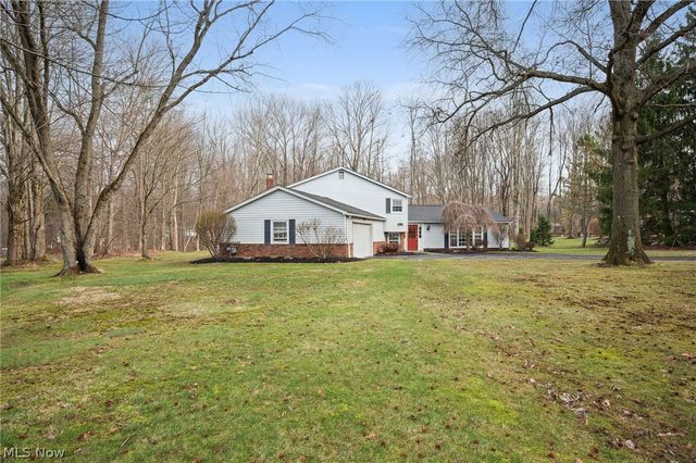 8678 Apple Hill Road, Chagrin Falls, OH 44023