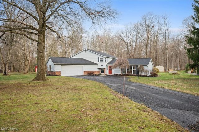 8678 Apple Hill Road, Chagrin Falls, OH 44023