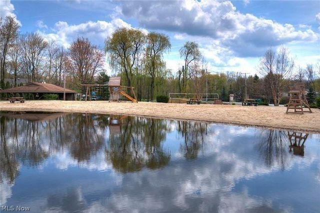 8678 Apple Hill Road, Chagrin Falls, OH 44023