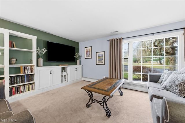 8678 Apple Hill Road, Chagrin Falls, OH 44023