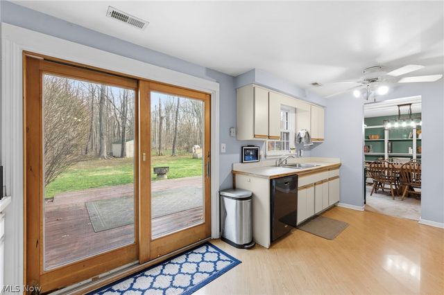 8678 Apple Hill Road, Chagrin Falls, OH 44023