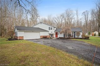 8678 Apple Hill Road, Chagrin Falls, OH 44023