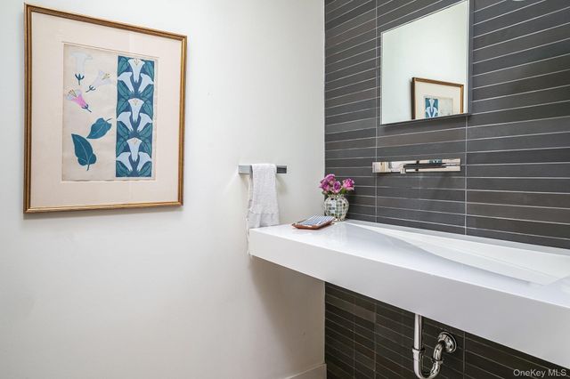 12 Haights Cross Road, Chappaqua, NY 10514