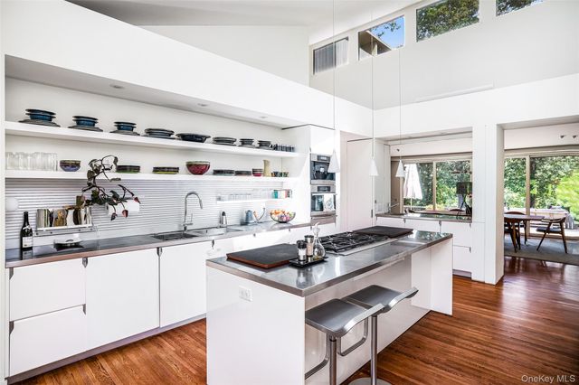 12 Haights Cross Road, Chappaqua, NY 10514