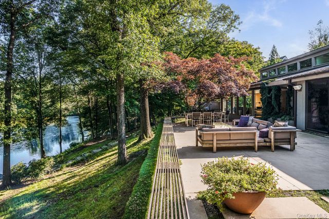 12 Haights Cross Road, Chappaqua, NY 10514